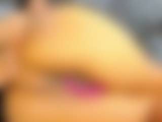 Live cam show with saraycollins - Curvy Teen (18+) on AdultVida.com