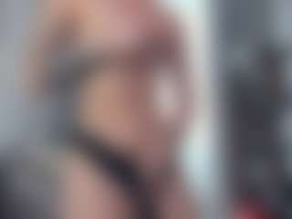 Live cam show with TildaCourseault - Wet on Latina Girls