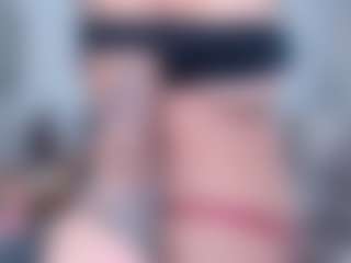 Live cam show with TildaCourseault - Moaning on Uber Horny