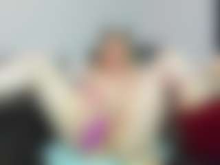 Live cam show with AliceCat - Mature on hrnylive.com