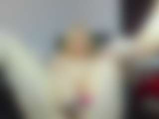 AliceCat MILF webcam performer live streaming
