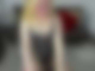 Live cam show with AliceCat - Mature on instabang