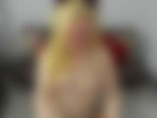 Live cam show with AliceCat - Handjob on googirlz