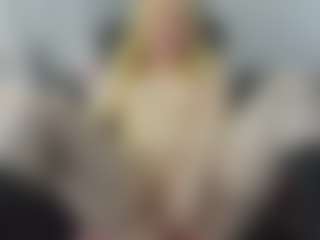 Live cam show with AliceCat - Blonde Hair on Camsoda
