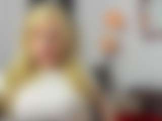 Live cam show with AliceCat - Blonde Hair MILF on Camsoda