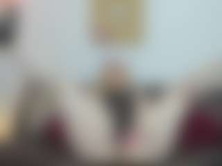 AliceCat MILF webcam performer live streaming