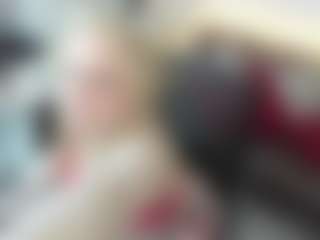 Live cam show with AliceCat - Striptease on StripNow
