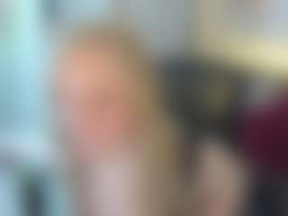 AliceCat MILF webcam performer live streaming