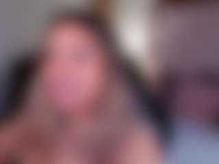 Live cam show with dulcelyra - Tiny on Uber Horny