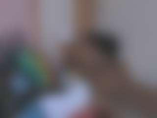 Live cam show with dulcelyra - Mobile on Camsoda