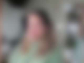 Live cam show with dulcelyra - Colombia on Streamer API