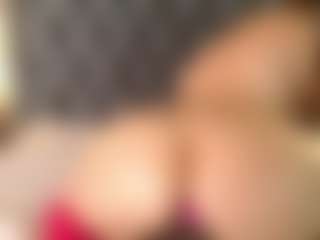 ISABELLA MILF webcam performer live streaming