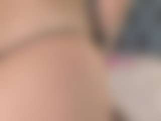 Live cam show with ISABELLA - Small Tits on livesuperchat.net