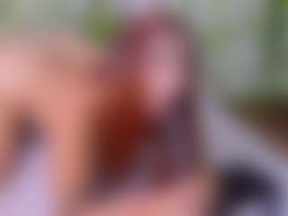 Live cam show with ISABELLA - Shaved Pussy on livesuperchat.net