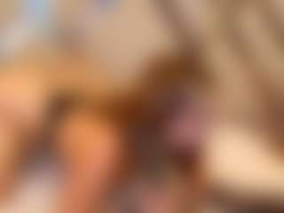 Live cam show with ISABELLA - Curvy Small Tits on chickslive.net