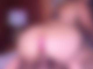 ISABELLA MILF webcam performer live streaming