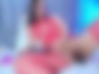 MaraaX MILF webcam performer live streaming