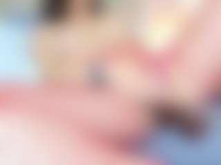 Live cam show with MaraaX - Skinny MILF on StripNow
