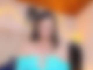 MaraaX MILF webcam performer live streaming