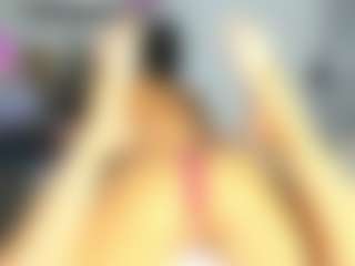 R-e-l-a-x1 MILF webcam performer live streaming