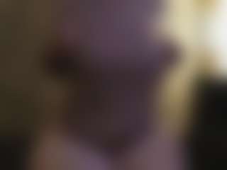 Live cam show with Rosee-smith - Mature on 1on1-livenow