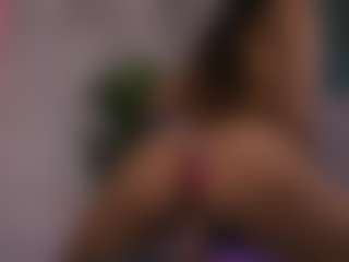 Live cam show with SisiVonDee - Red Hair Young Adult on CamClone