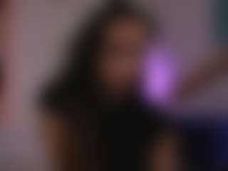 Live cam show with SisiVonDee - Average on CamwithHer