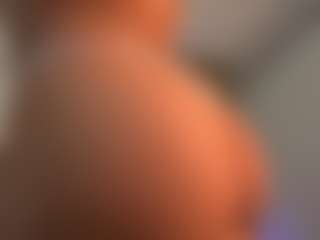 Live cam show with SisiVonDee - Body Massage on friskycurves.com