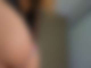 Live cam show with SisiVonDee - Brown Eyes Red Hair on xDating