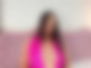 Live cam show with Marcela - Upskirt on luckytryst.com