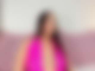 Live cam show with Marcela - Public Curvy on thefappeningchat.com