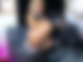 Saskyadeluxxe0's Live Sex Cam Show