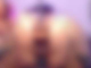 Live cam show with SugARandNibbles - Striptease on AdultVida.com