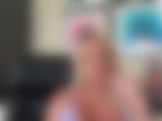 Live cam show with chanelstjames - Dom on https://playwithruby.com