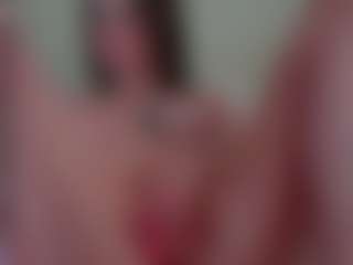 Live cam show with EleanorGonzalez - Shower on AdultVida.com