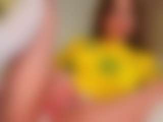 EleanorGonzalez's Live Sex Cam Show