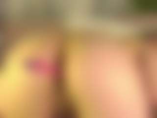 Live cam show with EleanorGonzalez - Shower on StripNow