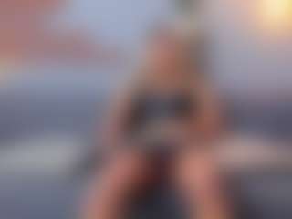sabrinaBellucci0とのライブチャットショー - CamsodaのTiny Tits