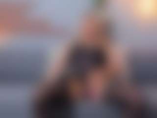 Live cam show with sabrinaBellucci0 - Dutch on Milfs Live
