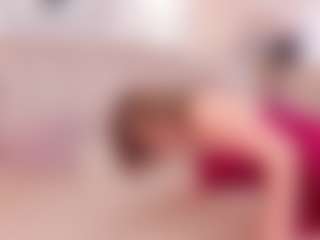 Live cam show with Clhoee-Johnson - Oil on Fapmatic.com