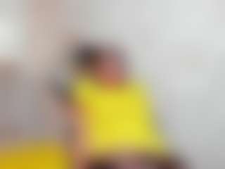 Live cam show with Clhoe Johnson - Public on Hubzter Live