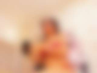 Live cam show with Clhoe Johnson - Bikini on Lustler