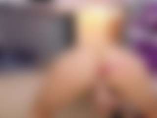 Clhoe Johnson's Live Sex Cam Show