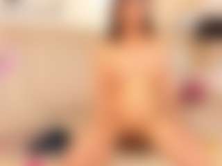 Clhoe Johnson's Live Sex Cam Show