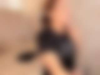 Live cam show with Clhoe Johnson - Full Nudity on livesuperchat.net