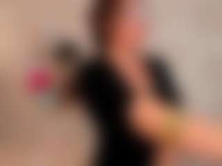 Live cam show with Clhoe Johnson - Fingers on crypto-cams