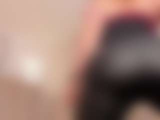 Live cam show with Clhoe Johnson - Oil on sexylive.show