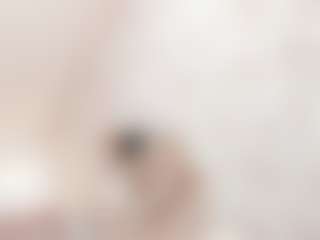 Live cam show with Clhoe Johnson - Oil on Camiplay Live
