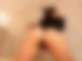 Clhoe Johnson's Live Sex Cam Show