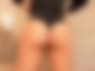 Clhoe Johnson's Live Sex Cam Show